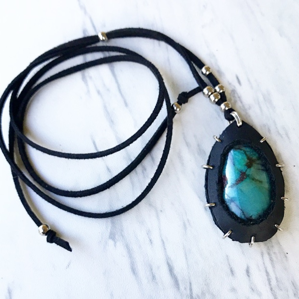Handmade Genuine chrysocolla leather necklace - Picture 5 of 8